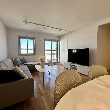 Apartment 3 Bedrooms *