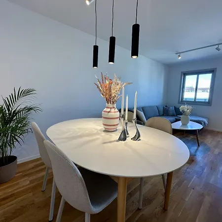 Apartment 3 Bedrooms *